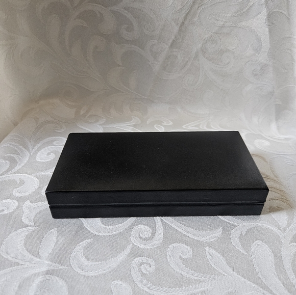 Bombay Black Leather Pen and Business Card Holder Set - Picture 9 of 9